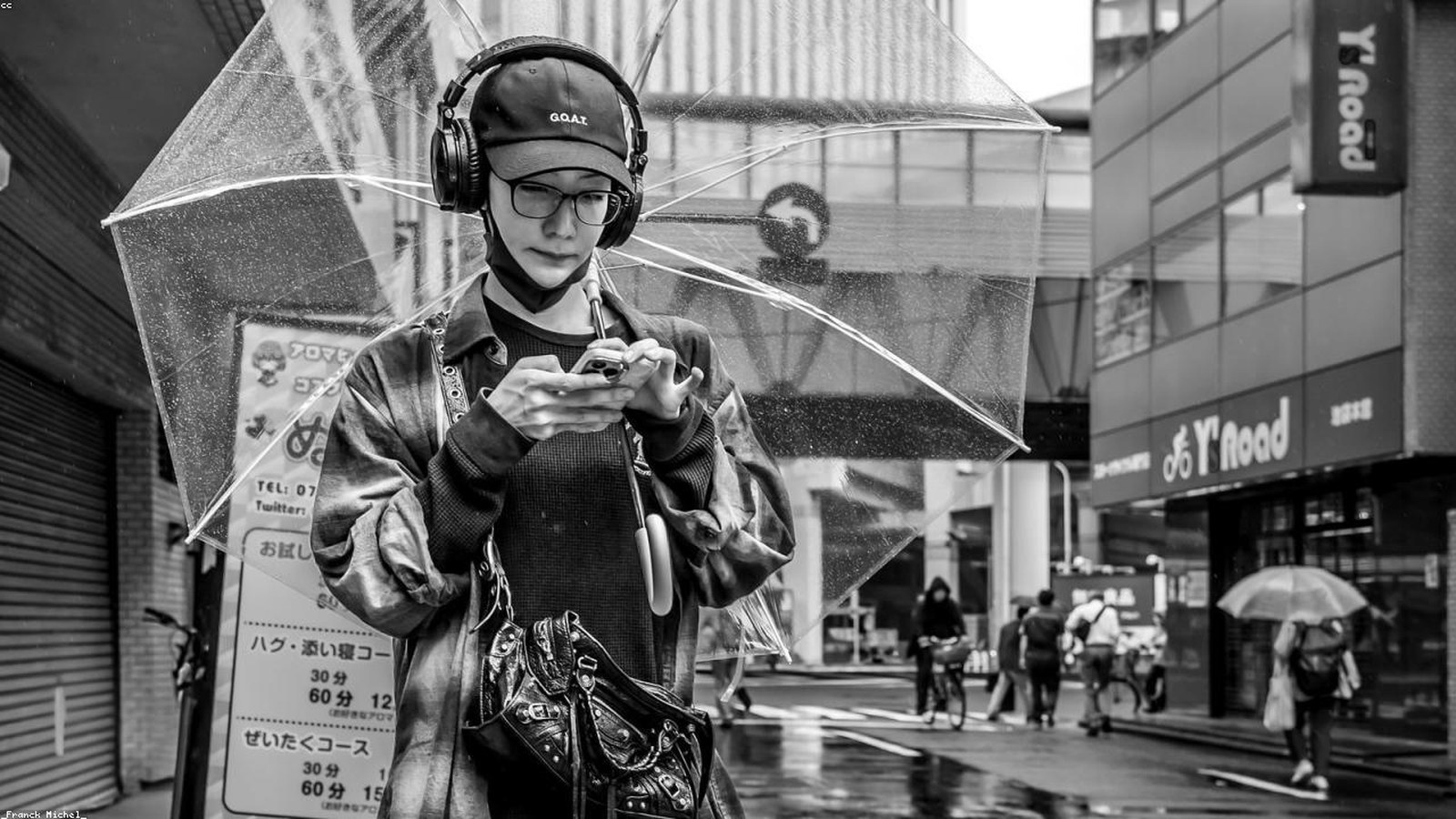 Alipay vs WeChat Pay: Which Should Foreign Tourists Use in China? — cover photo