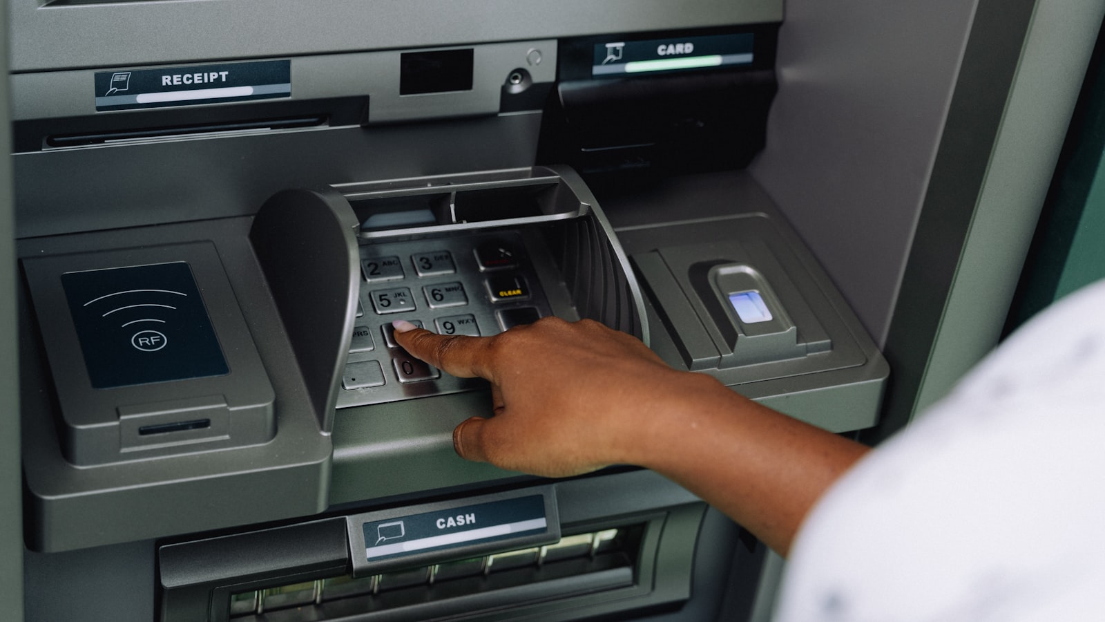 Using an ATM in China with a Foreign Card — cover photo