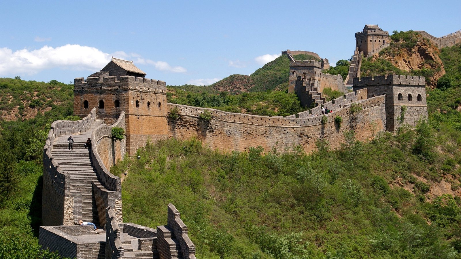 Great Wall in Autumn: Red Leaves & Best Sections — cover photo