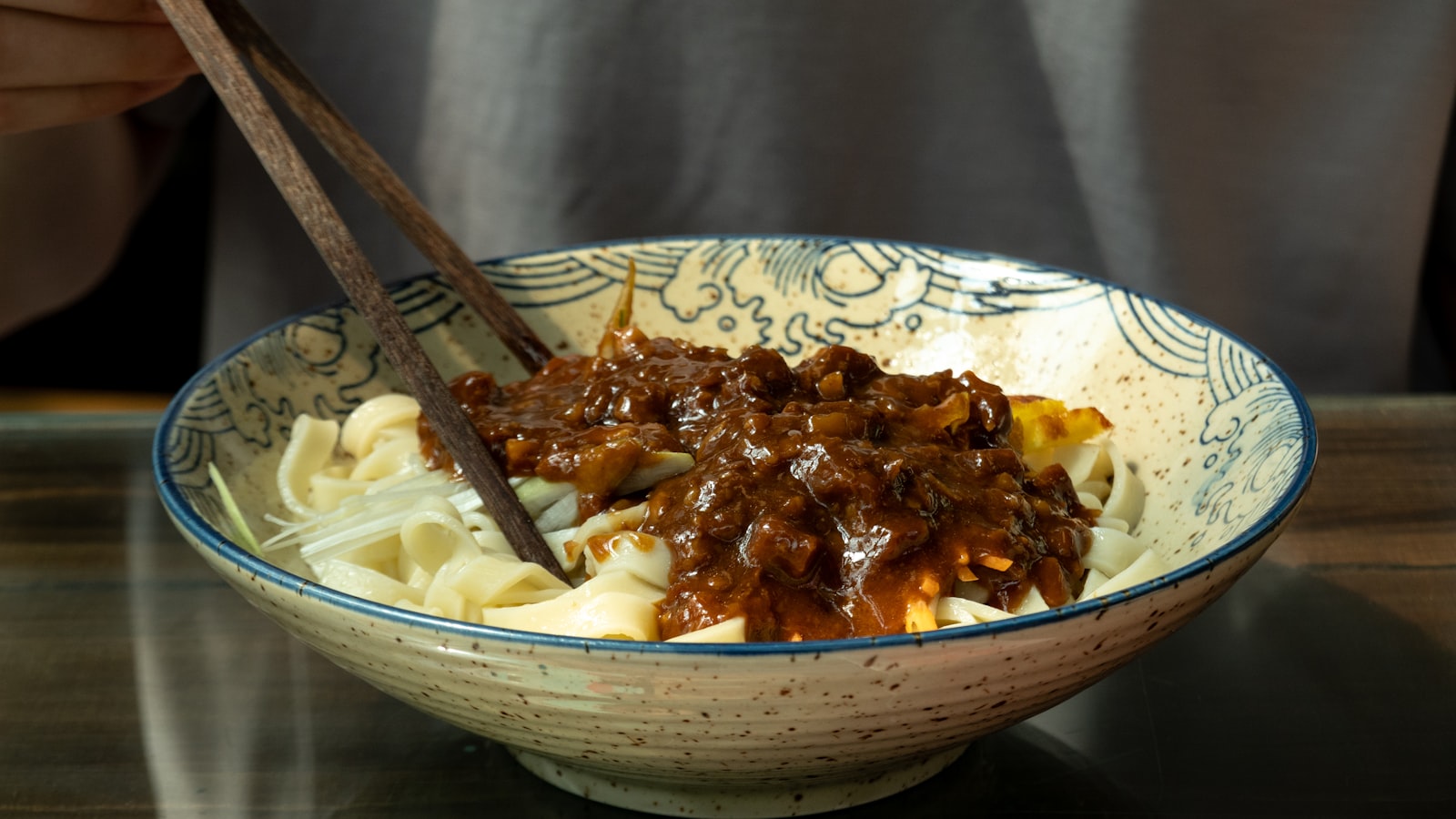 Biangbiang Noodles in Xi'an: What They Are & Where to Eat — cover photo