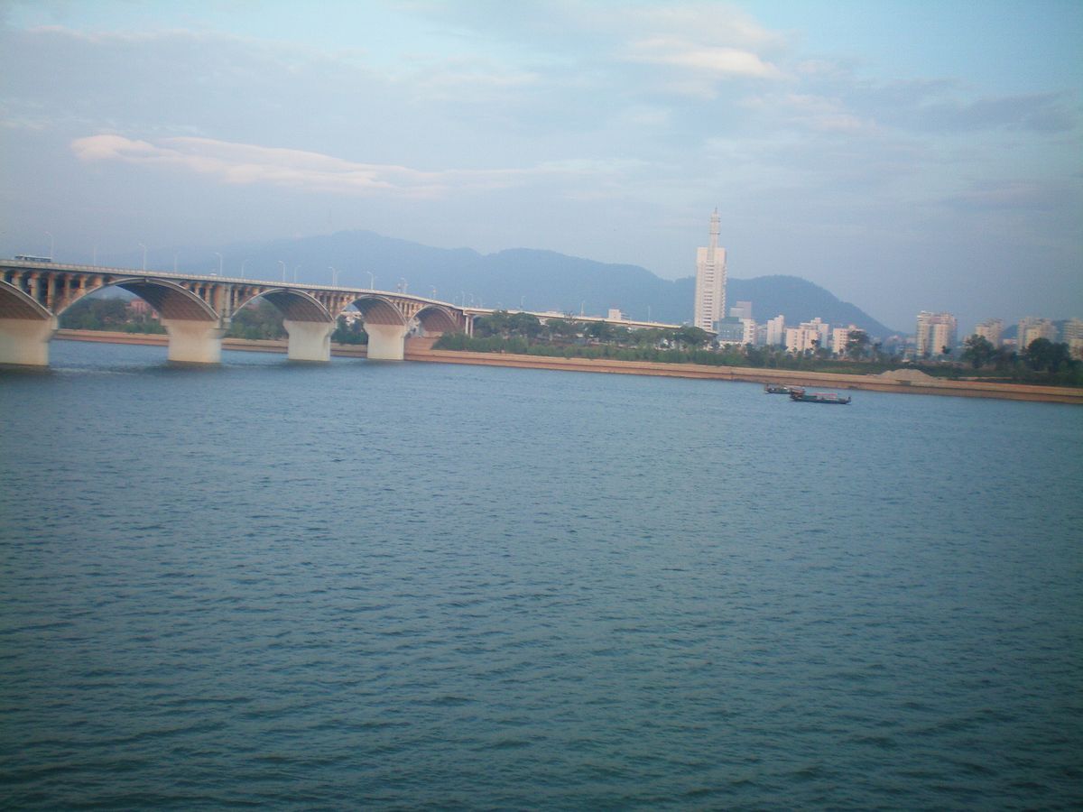 File:Xiang River in Changsha.JPG
