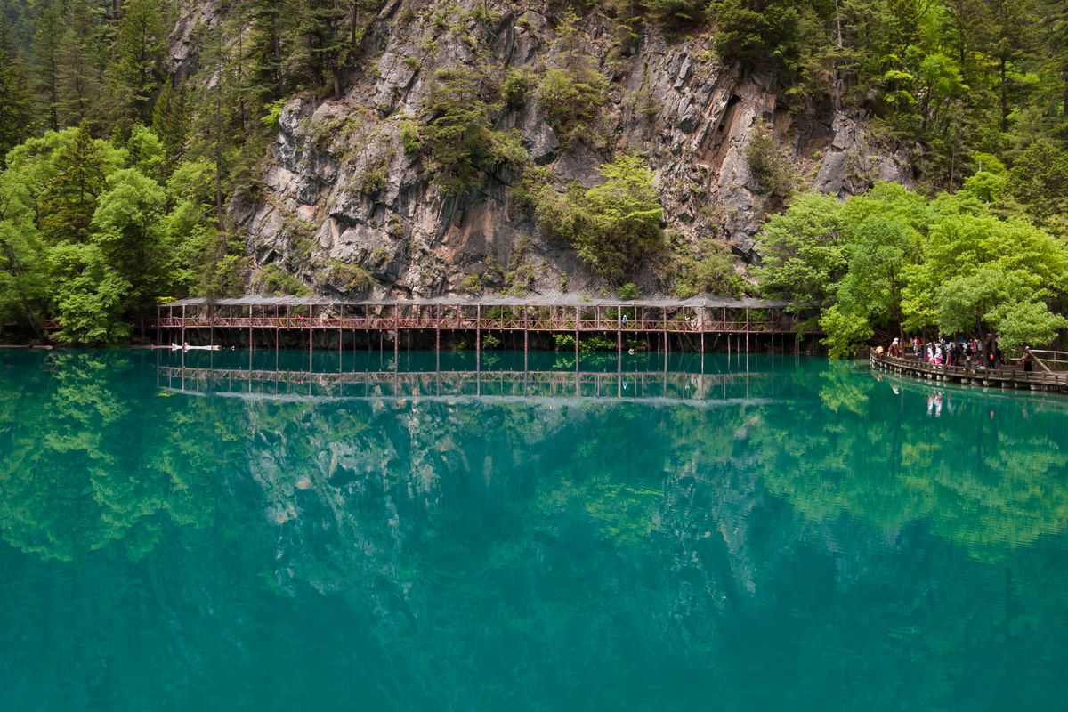File:Jiuzhaigou Sichuan China Panda-Lake-01.jpg