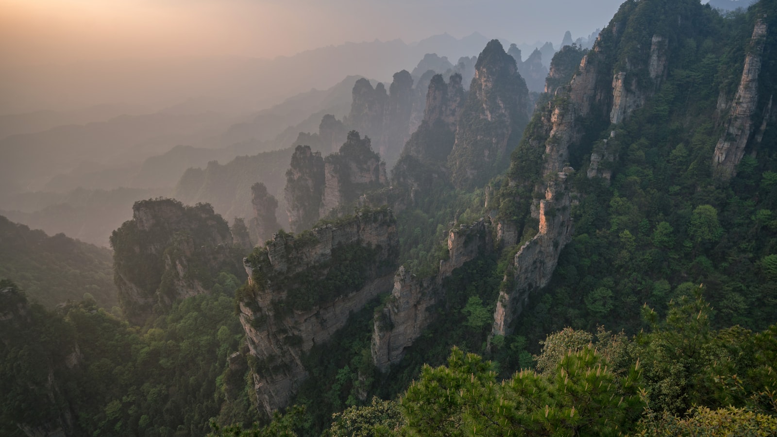 Chengdu, Leshan, Emei & Jiuzhaigou: A 6-Day Sichuan Route — cover photo