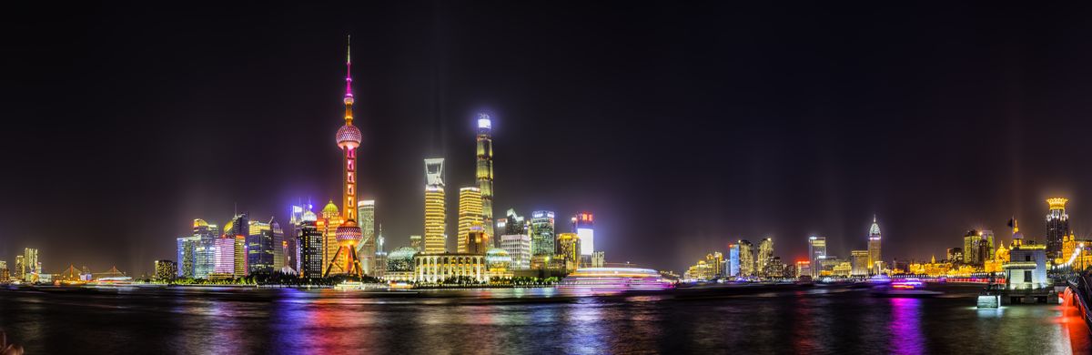File:A night at the Bund in Shanghai.jpg