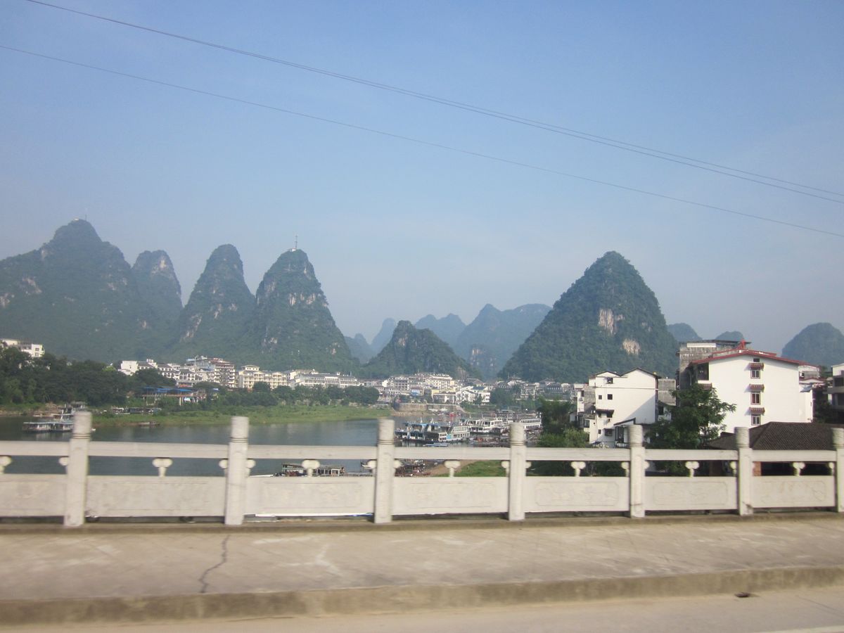 File:Li River and mountains in Yangshuo County, Guilin2.jpg