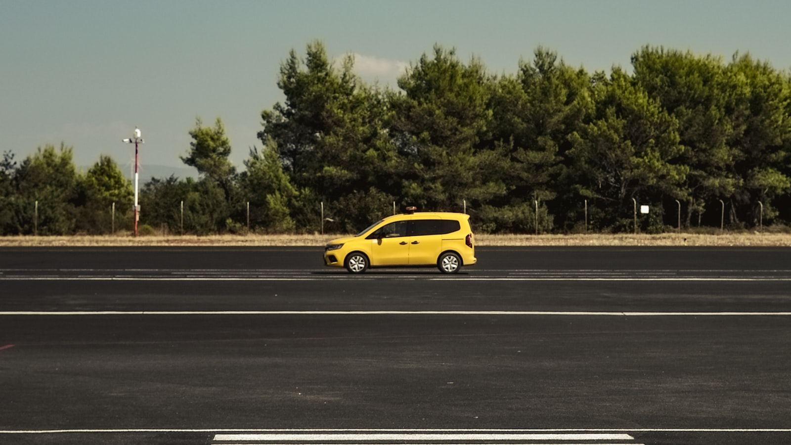 Airport to City in China: Taxi & Transport Guide (2026) — cover photo