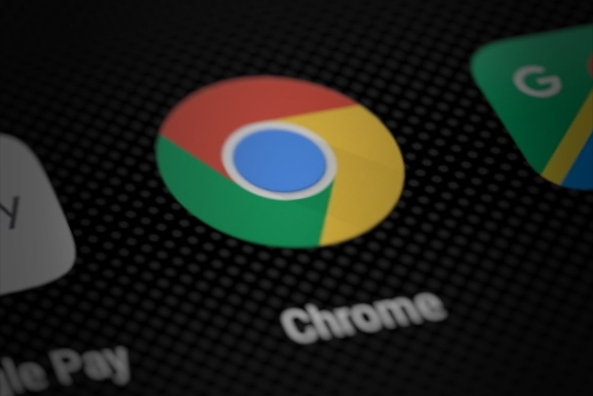 File:Commons app crash landscape screnshot.jpg