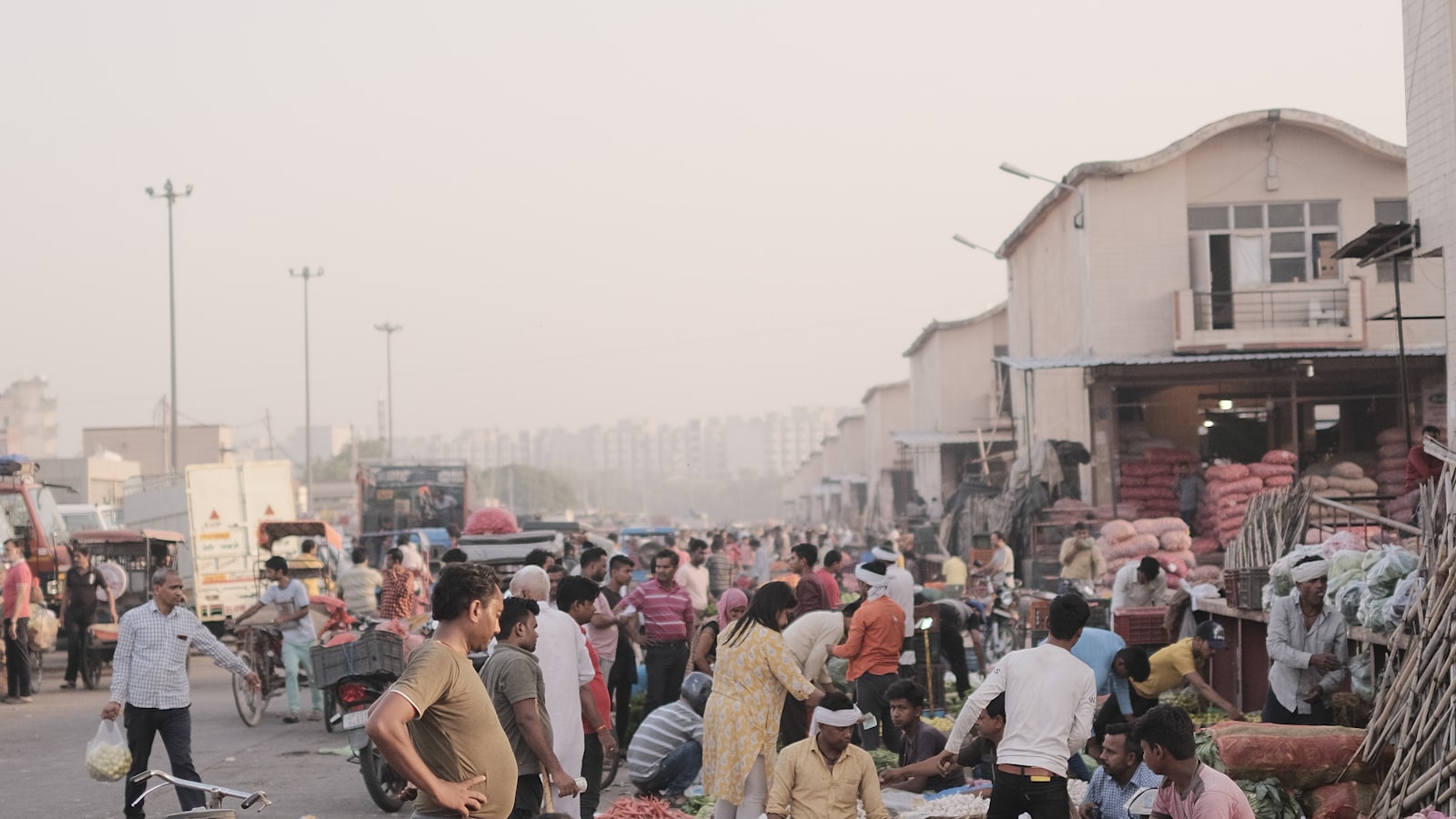 How to Bargain in China: Haggling Without the Awkwardness — cover photo