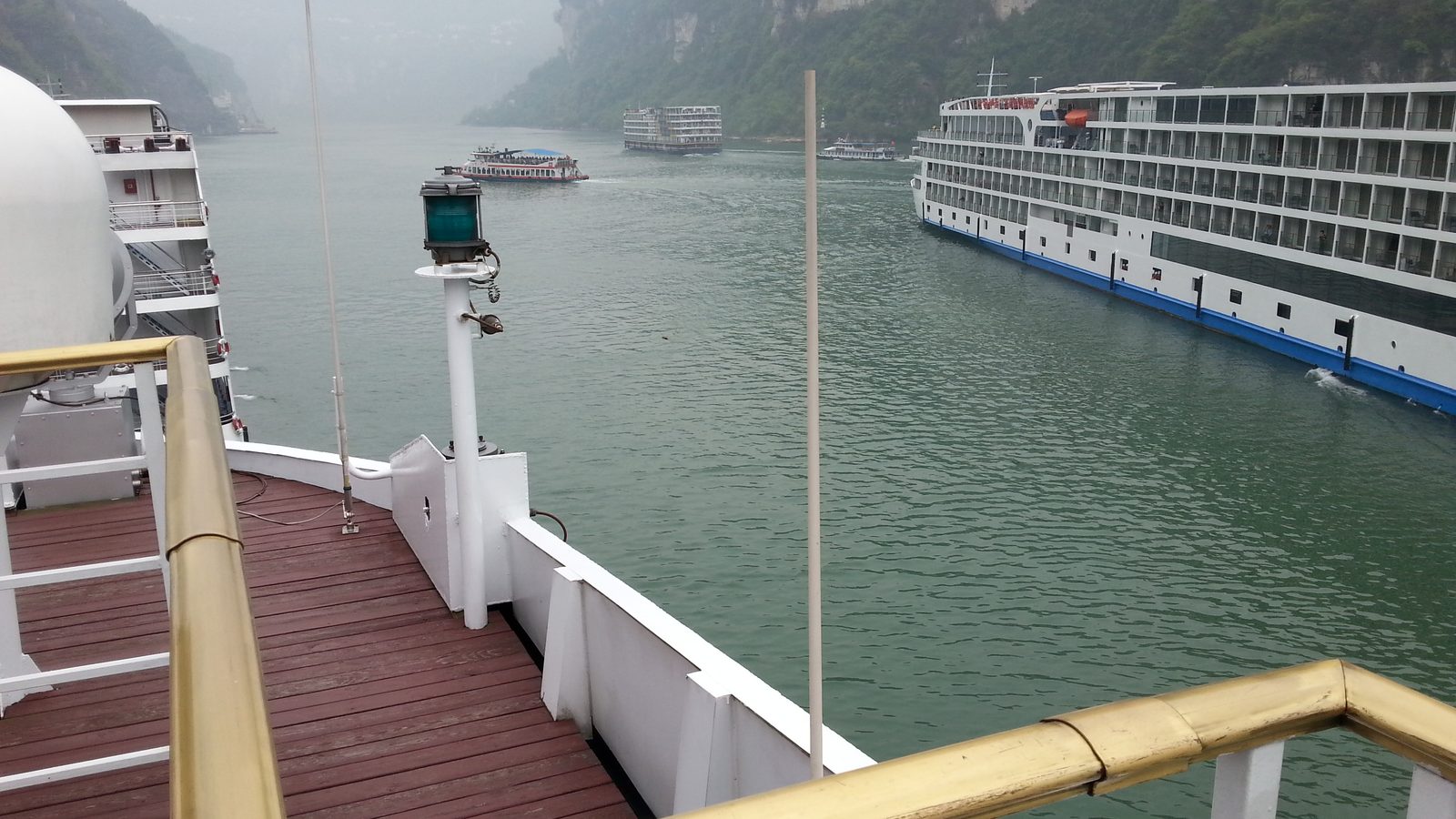 China Boat & River Cruise Guide: Yangtze, Li River (2026) — cover photo