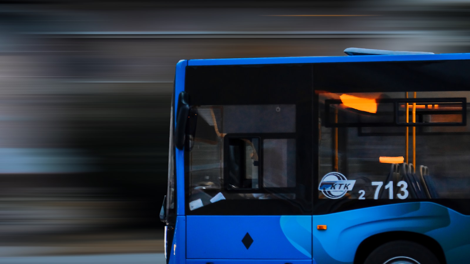 How to Use the Bus in China: A Tourist's Guide (2026) — cover photo