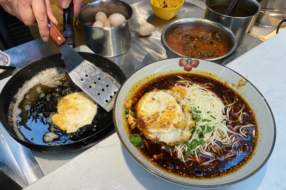 Chongqing xiaomian with a fried egg