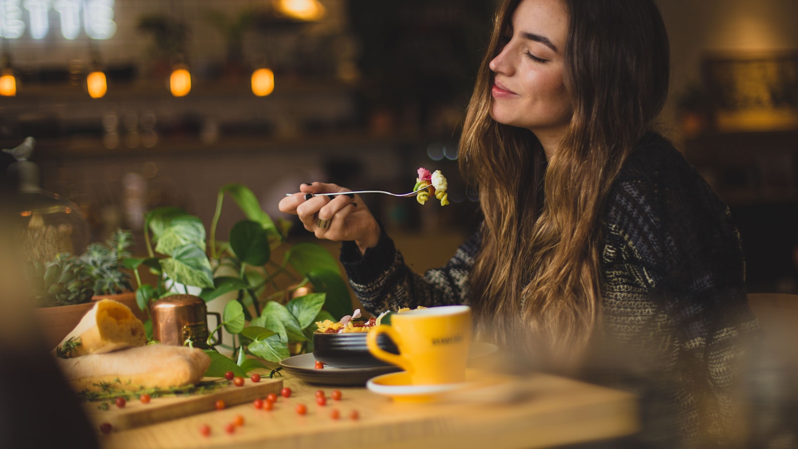 Dining Alone in China: Tips for Solo Travelers — cover photo
