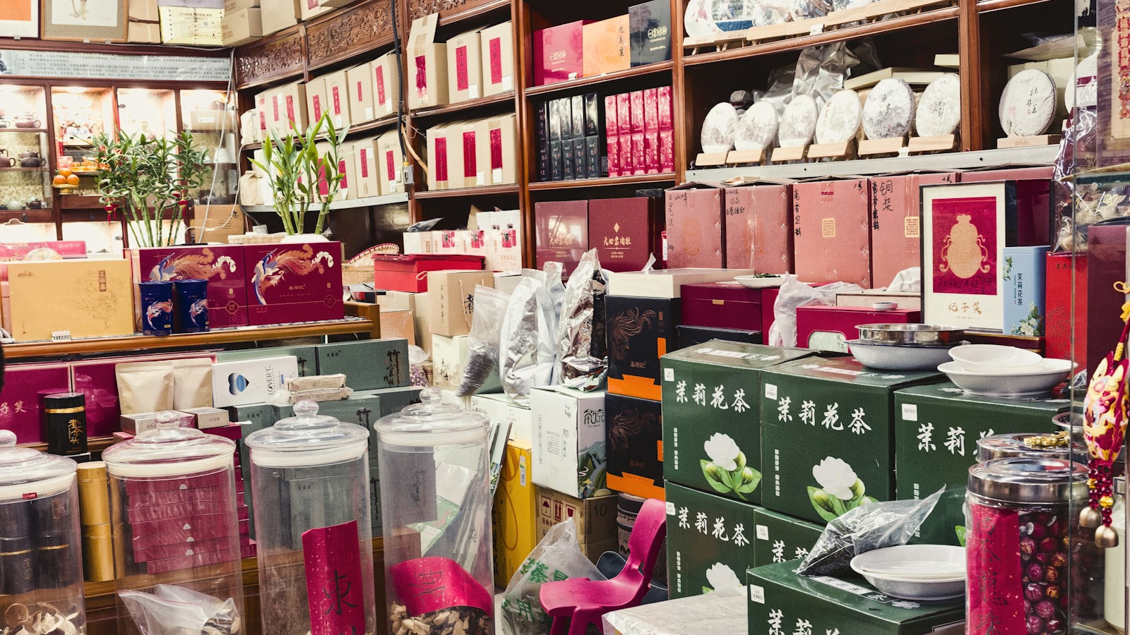Chinese Food Souvenirs: What to Bring Home (2026) — cover photo