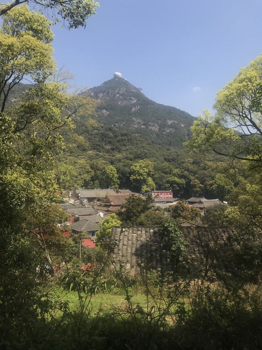 The courtyard and halls of Yongquan Temple on Drum Mountain