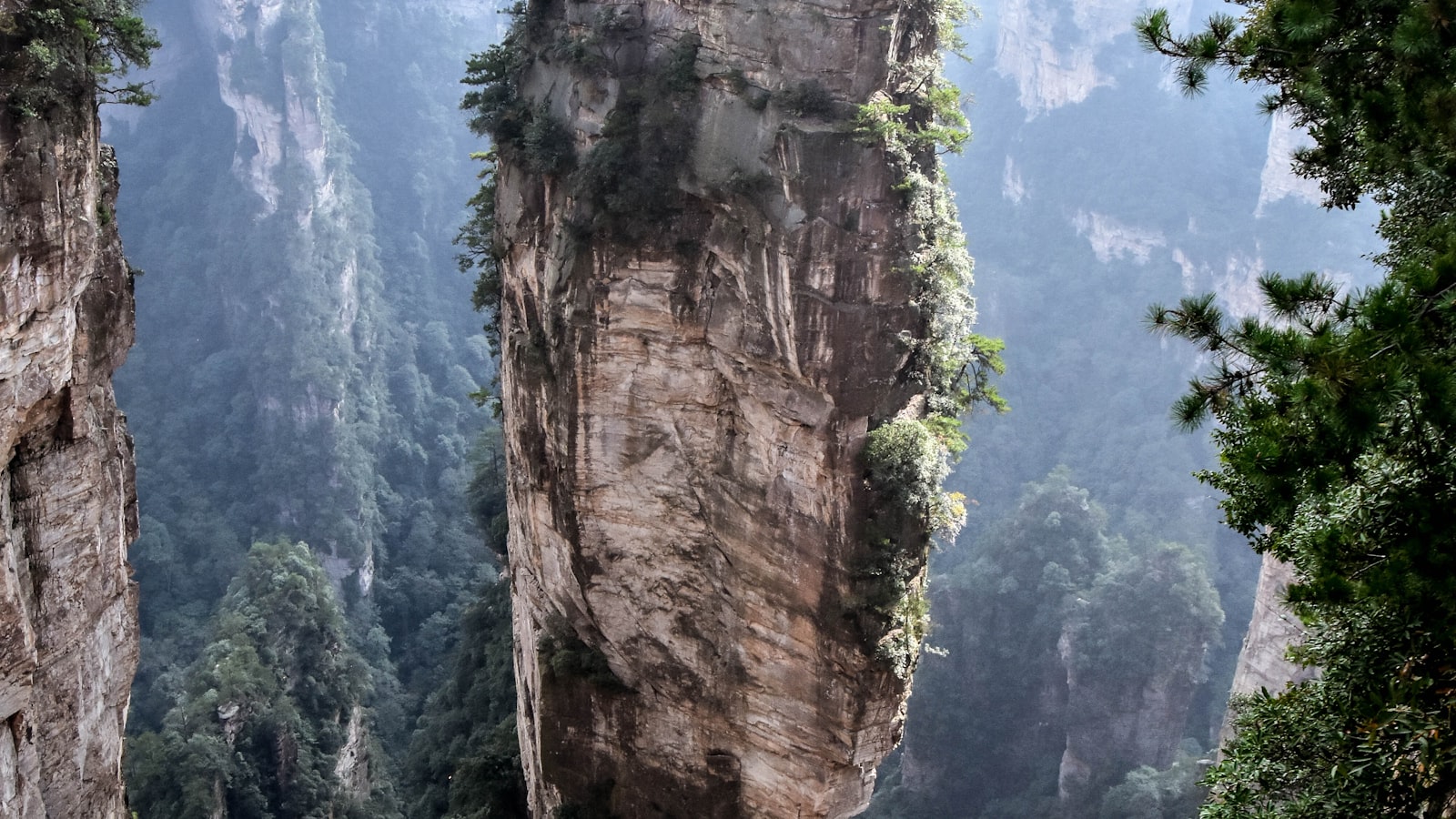 Guilin vs Zhangjiajie: Which Scenic Area Is Right for You? — cover photo