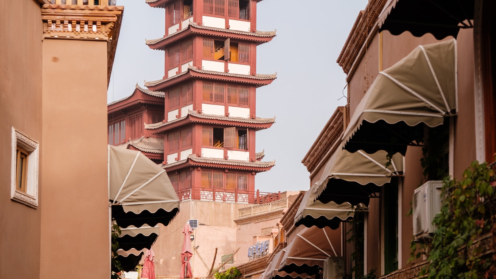 Kashgar Travel Guide (2026): The Old City & Pamir Gateway — cover photo