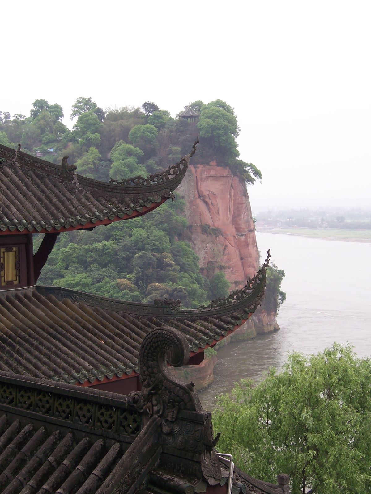 File:China - Leshan 16 - river view (135958537).jpg