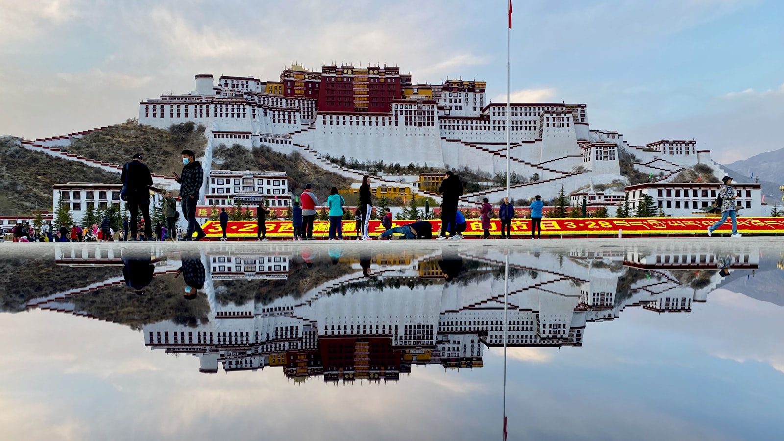 Lhasa & Tibet Guide (2026): Permits, Altitude & Key Sights — cover photo