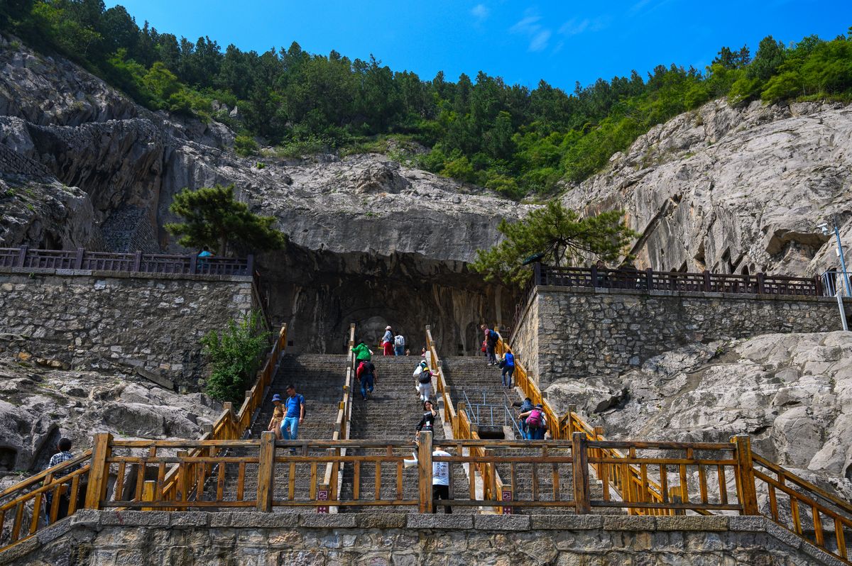 File:27333-Luoyang, Longmen Grottoes.jpg