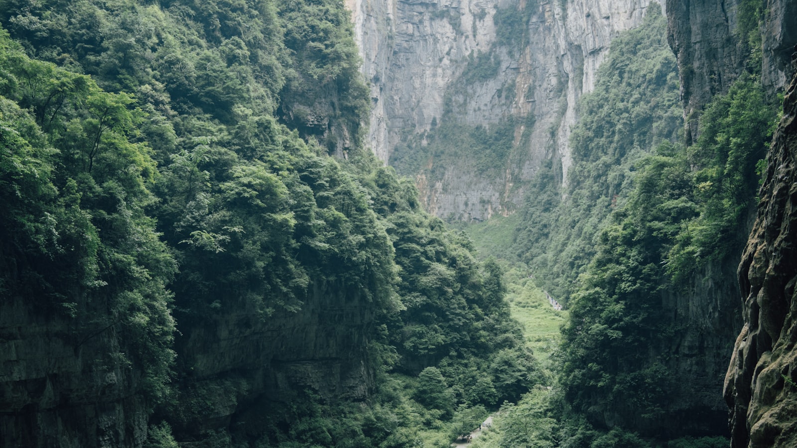 Nanning Travel Guide (2026): Green City & Gateway to Vietnam — cover photo