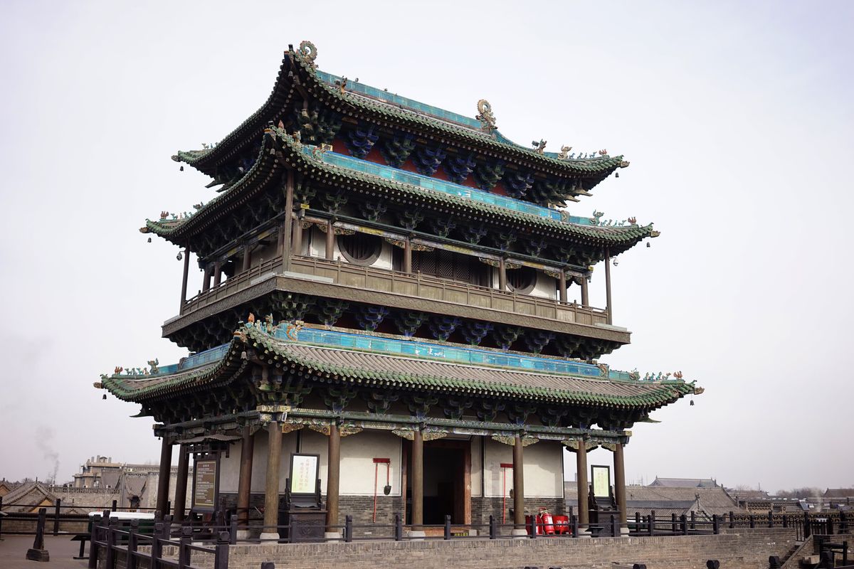 File:2015-01-06 a building on the city wall in Pingyao.jpg