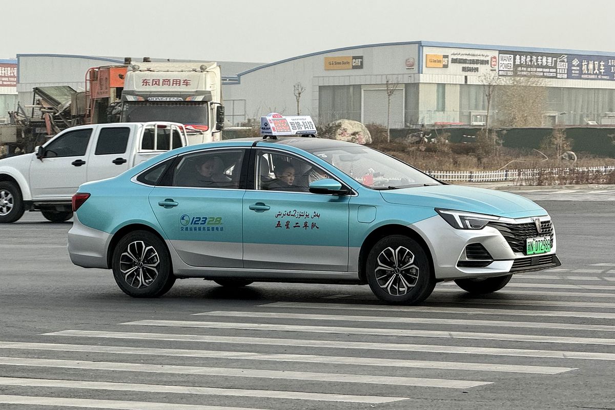 File:20231216 Taxi in Aksu 02.jpg