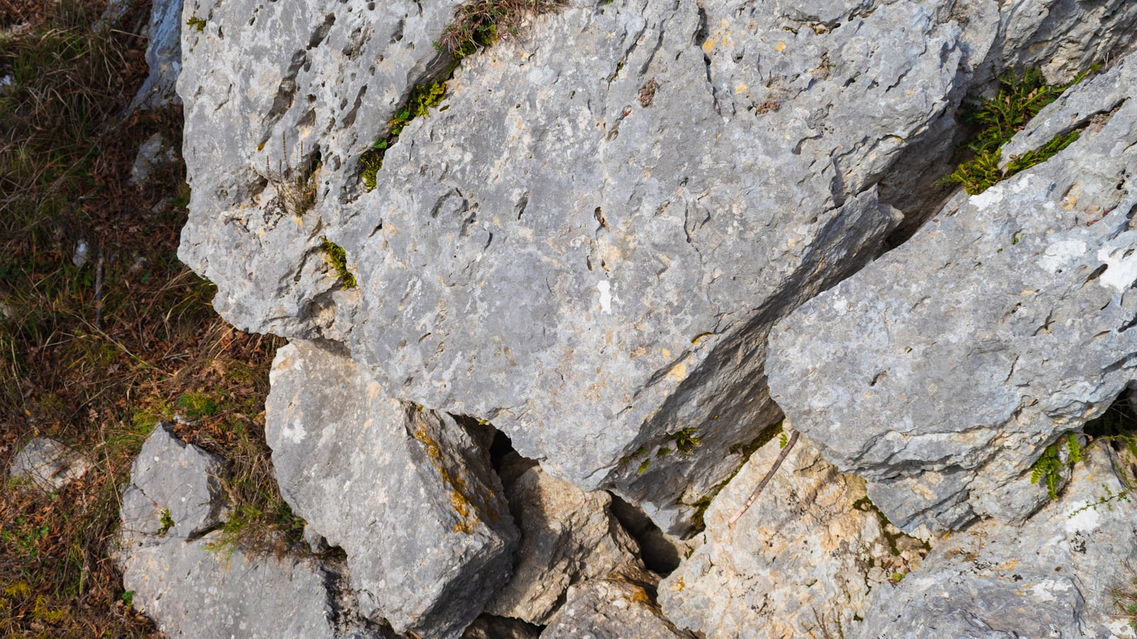 Rock Climbing in Yangshuo: The Complete Guide (2026) — cover photo