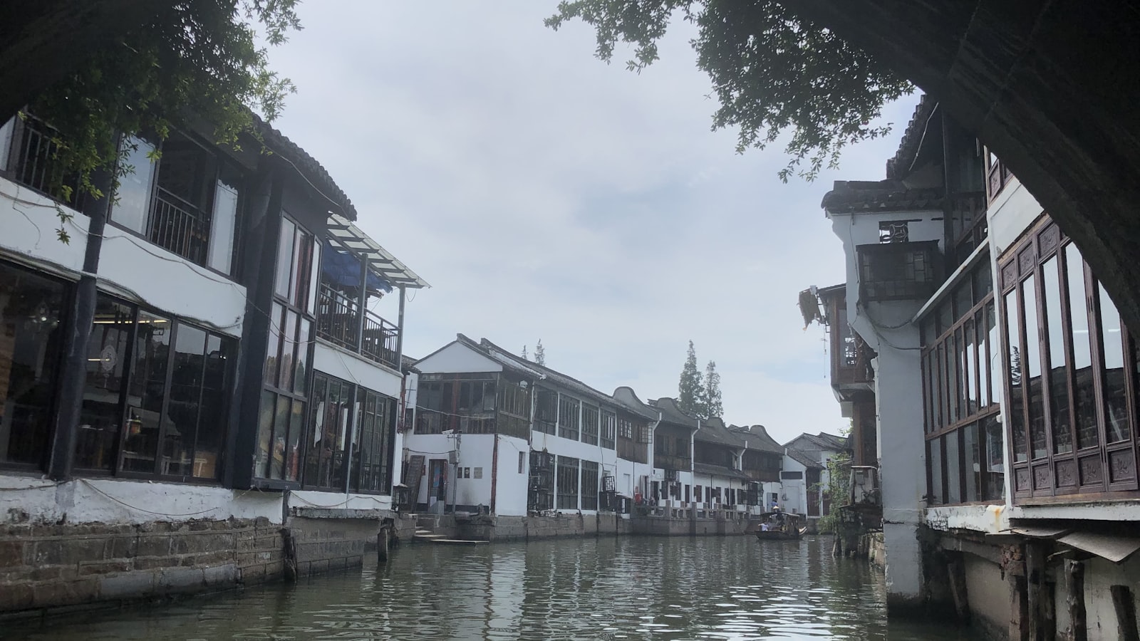 Shanghai, Suzhou & Hangzhou: A 5-Day Water Town Route — cover photo