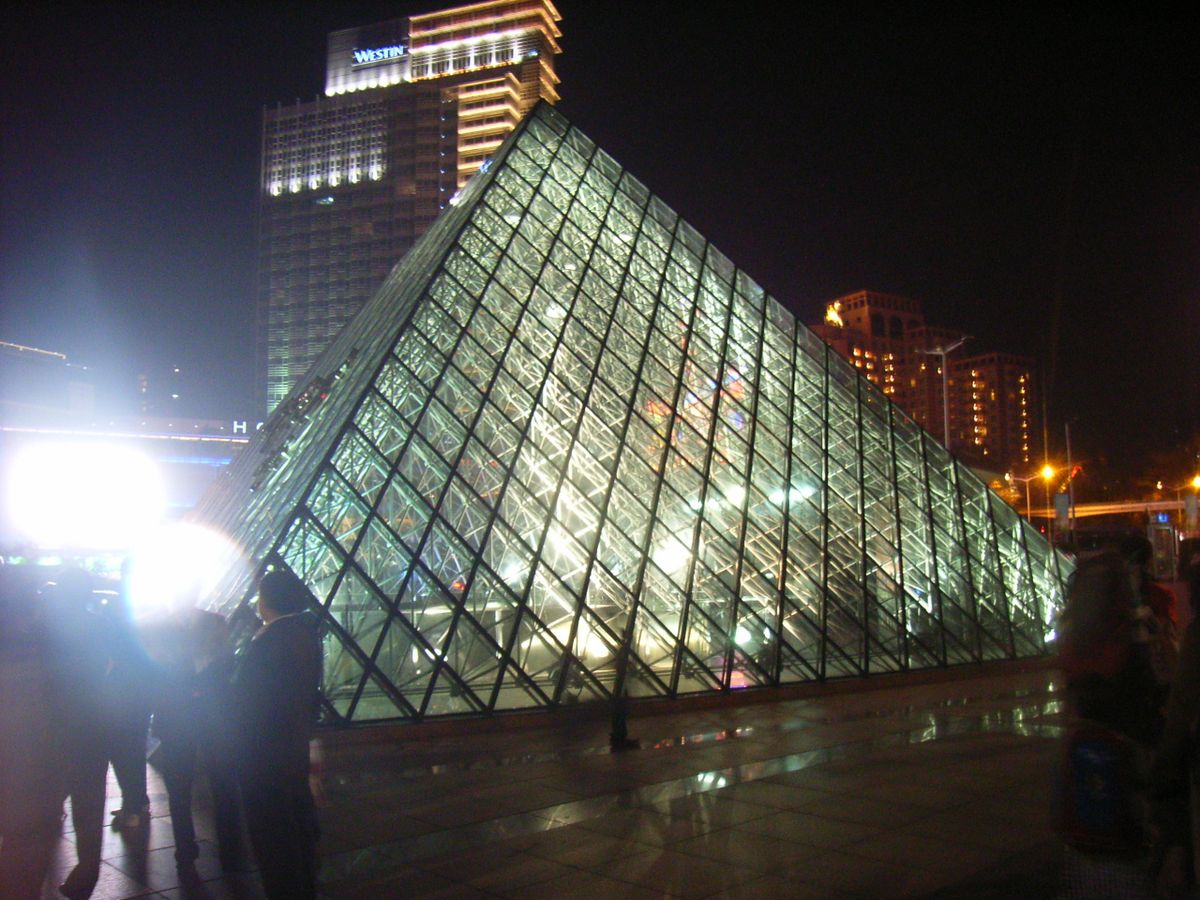 File:SZ Tour Windows of World 世界之窗 Shenzhen night Metro.JPG