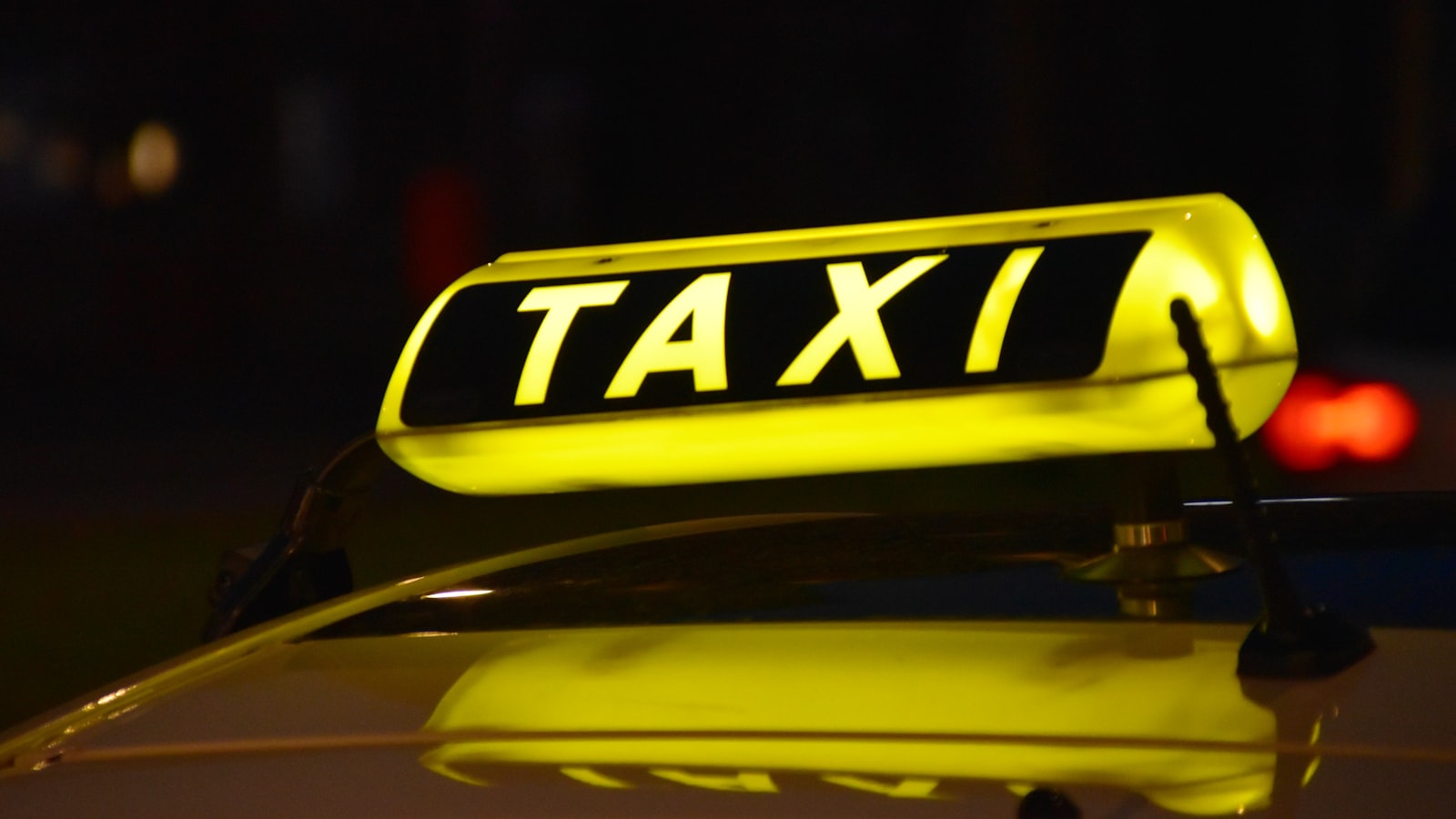 Taxi in China: Hailing, Meters, and Ride-Hailing Apps — cover photo