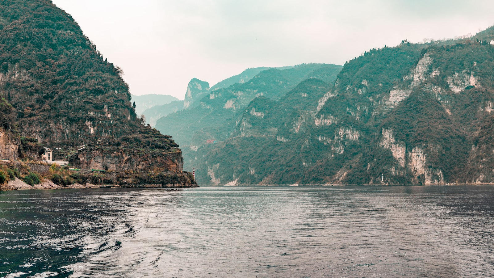 Three Gorges Cruise: The Complete Guide (2026) — cover photo